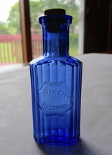 E1900 KR-47 RIKER HEGEMAN New York COBALT BLUE GLASS Ribbed POISON bottle 2 7/8