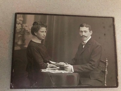 Vintage Ehepaar - Portrait   Junger Mann mit Gattin..