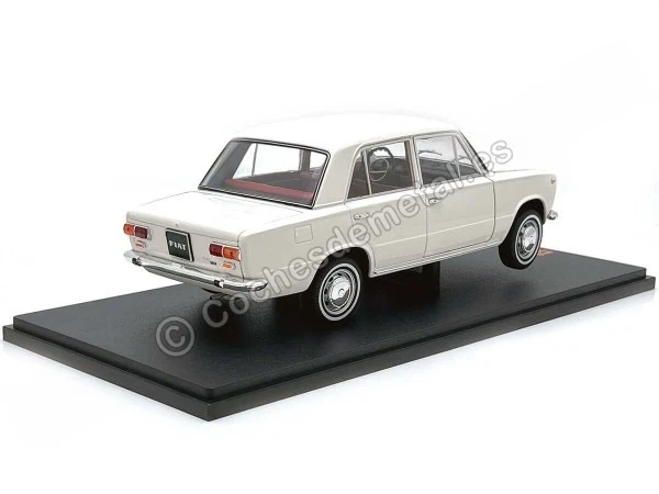 1970 Fiat 124 (Seat 124) Blanco 1:18 IXO Models 18CMC205OP.24 - Imagen 2 de 4