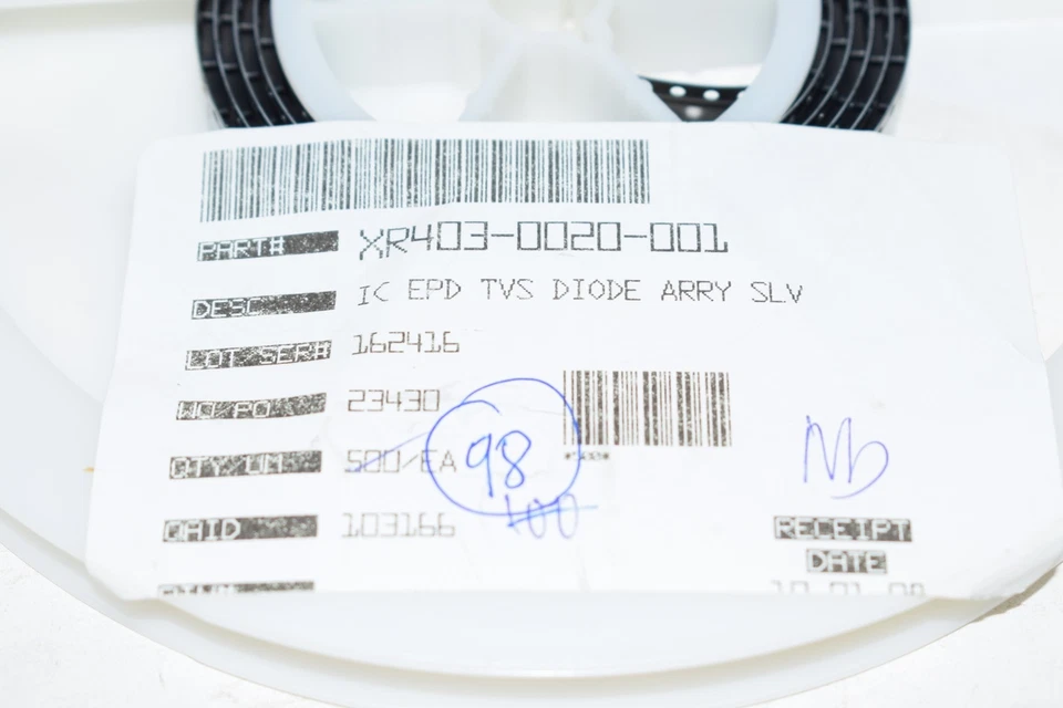 Reel of 98 NEW Semtech SLVU2.8-8.TBT 17V Clamp 30A (8/20µs) Ipp Tvs Diode Surfac - Image 2 of 4