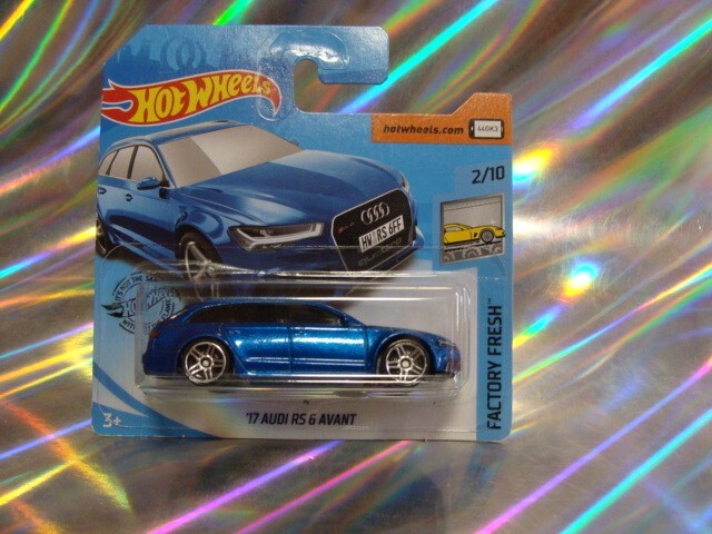 Hot Wheels 1/64 '17 Audi RS 6 Avant – Serie Factory Fresh 2/10 – Blu – Nuovo In Confezione