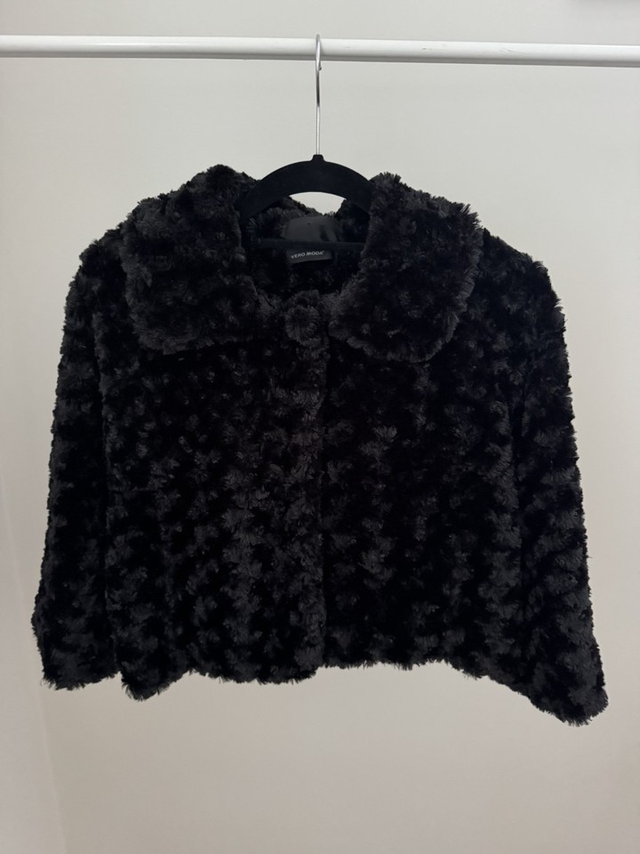 Vero Moda Sweetheart Black Faux Fur Cropped Jacket Vintage Vibe Womens XS Lined