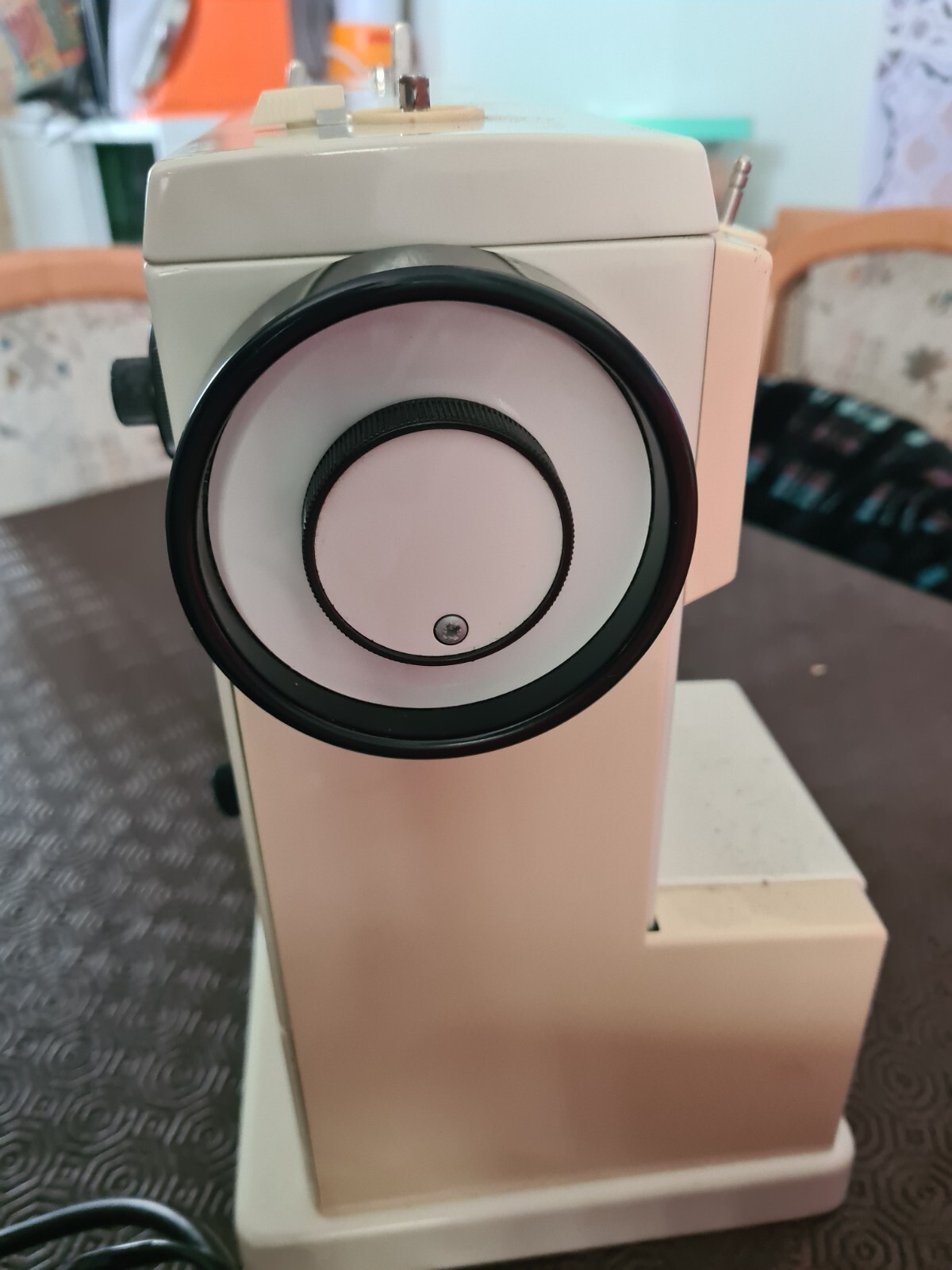 Bernina 830 Sewing machine Good working order & Excellent condition