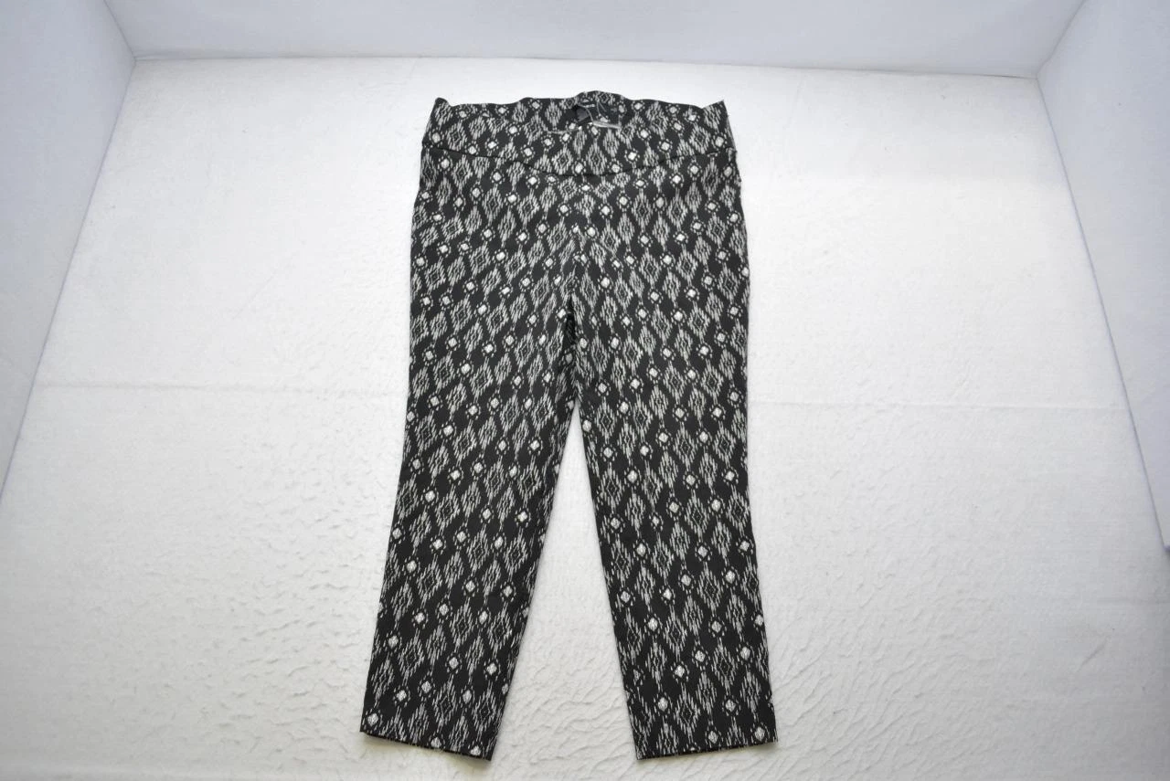 Torrid Skinny Tapered Designer Stretch Capri Pants Womens Size 2