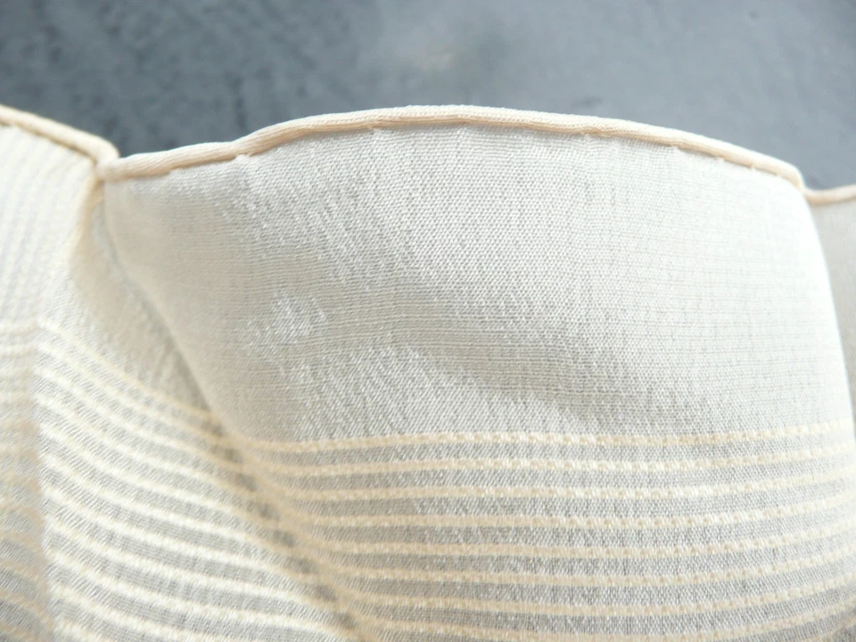 mouchoir pochette ancienne en soie écrue - Photo 4/4