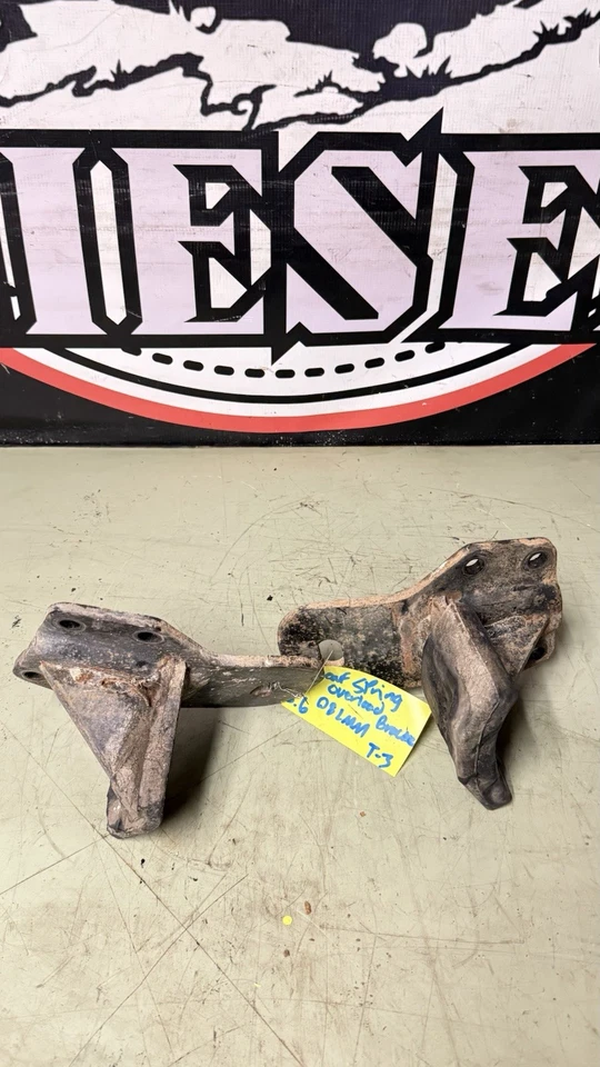 Chevrolet Silverado 3500HD 2008 soportes de sobrecarga de resorte de hoja trasera Foto 2 de 3