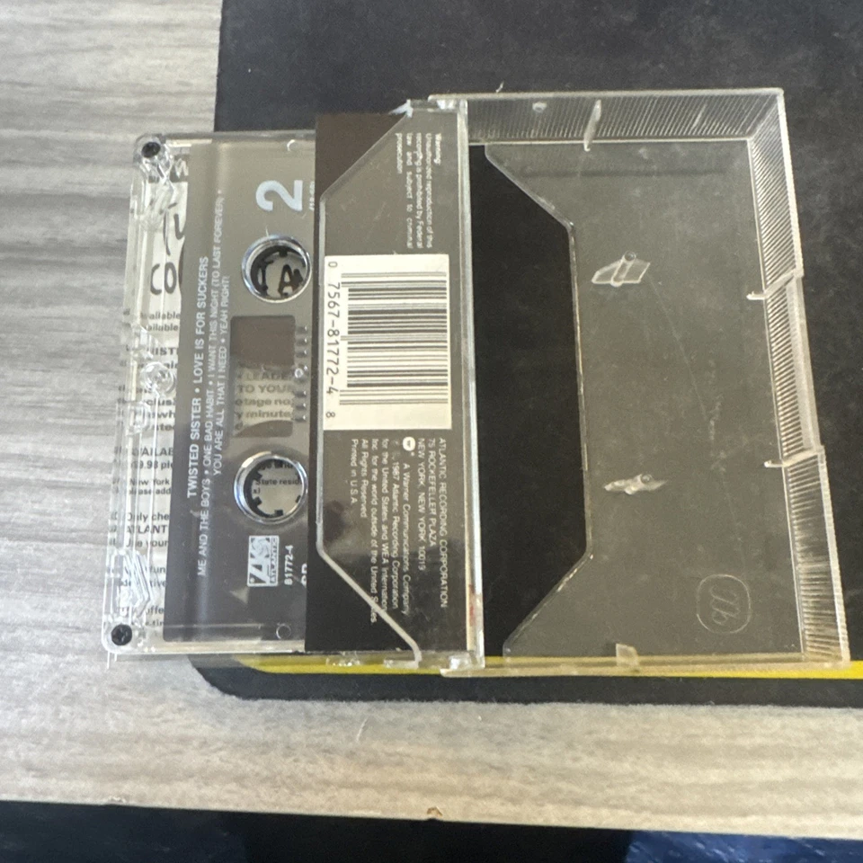 Twisted Sister Lot Of 4 cassettes: Love Is For Suckers Under The  blade +2 More Foto 2 de 4