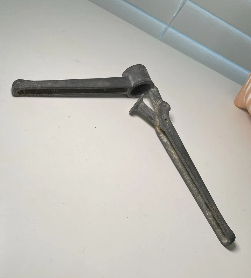 Prensa de ajo vintage - pequeña Foto 2 de 4