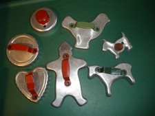 Lot of 7 Red  Green Handle Vintage Cookie Cutters SU163 