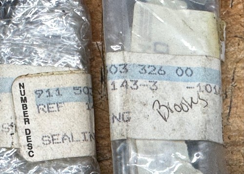 PORSCHE 911 SEAL NEW OLD STOCK NOS 911 503 143 3 - Picture 2 of 3