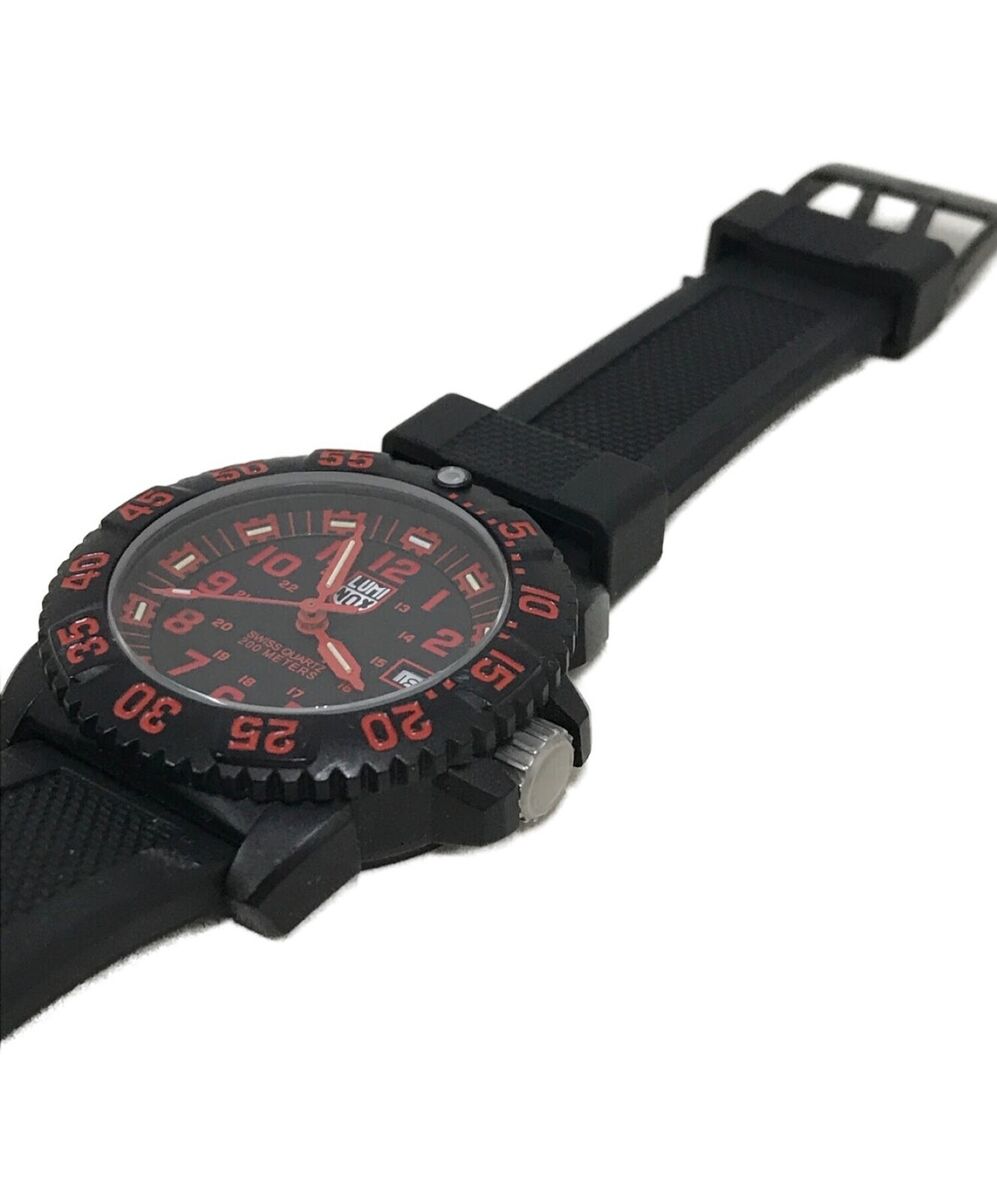 Luminox 3050/3950 Mens Watch Swiss Quartz Red Black Dial Luminox 3050/3950 Mens Watch Swiss Quartz Red Black Dial