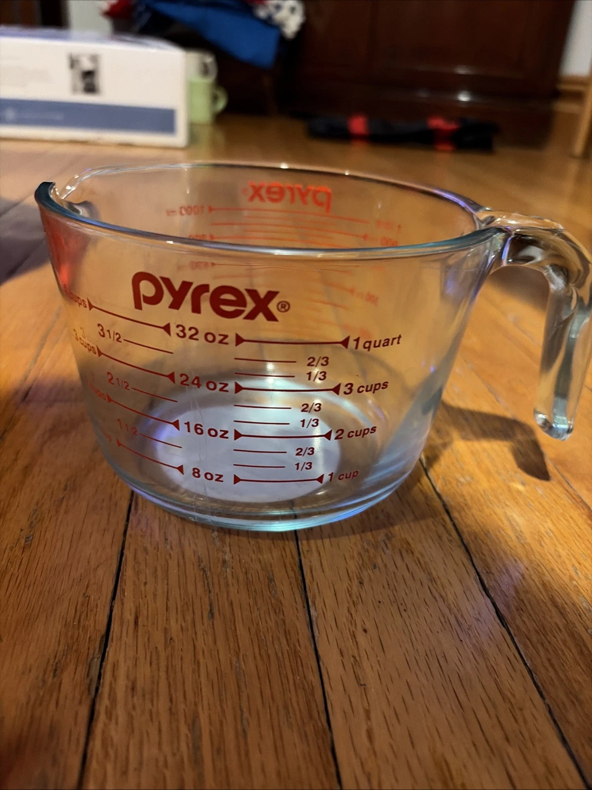 Pyrex 4 Cups 32 Oz 1 Litre Large Clear Glass Measuring Bowl Red Letters USA