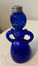 Vintage Mosser Glass Cobalt Blue Cat Kitty Figurine 3 inches tall
