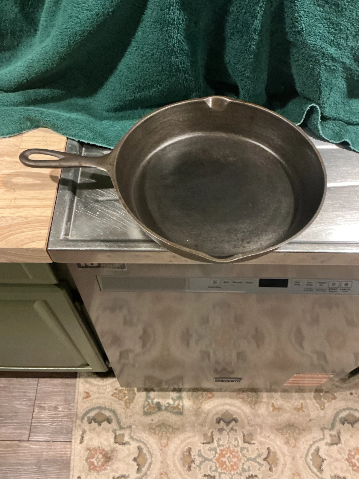 UNMARKED LODGE (3) THREE NOTCH HEAT RING CAST IRON SKILLET 7
Opens in a new window or tab