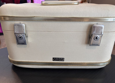Vintage 50 s Air King New York Overnight Vanity Train Case Luggage cream. Retro.