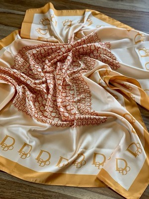 Beautiful scarf 87 x 87 cm Made in Italy Bandana Type Dior Monogram Shawl