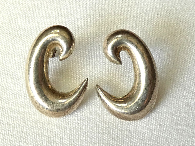 Vintage Thailand 925 Sterling Silver Pierced Earrings