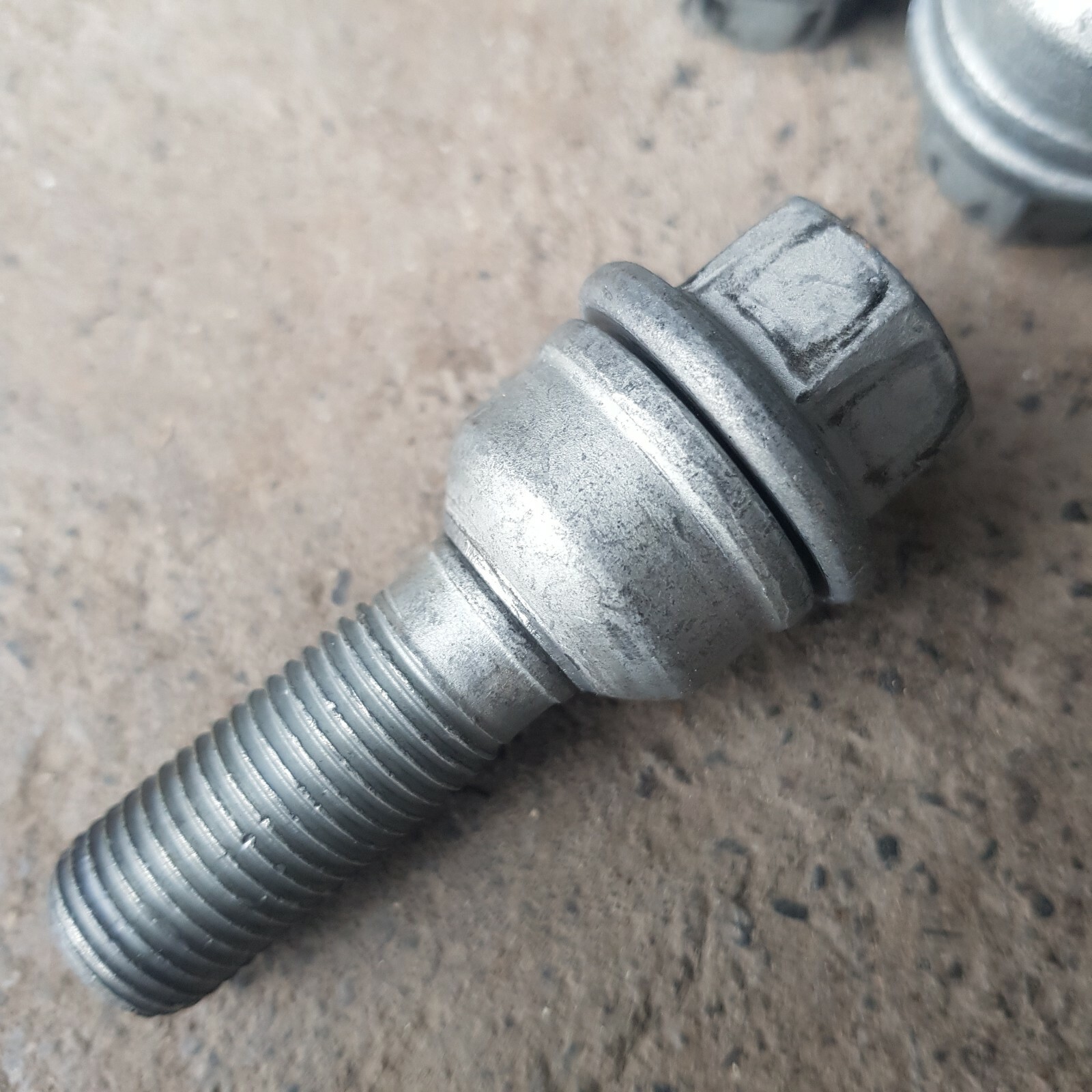 10x GENUINE VW T5 T6 TRANSPORTER STEEL WHEEL NUTS BOLTS SET 19mm VAN 16