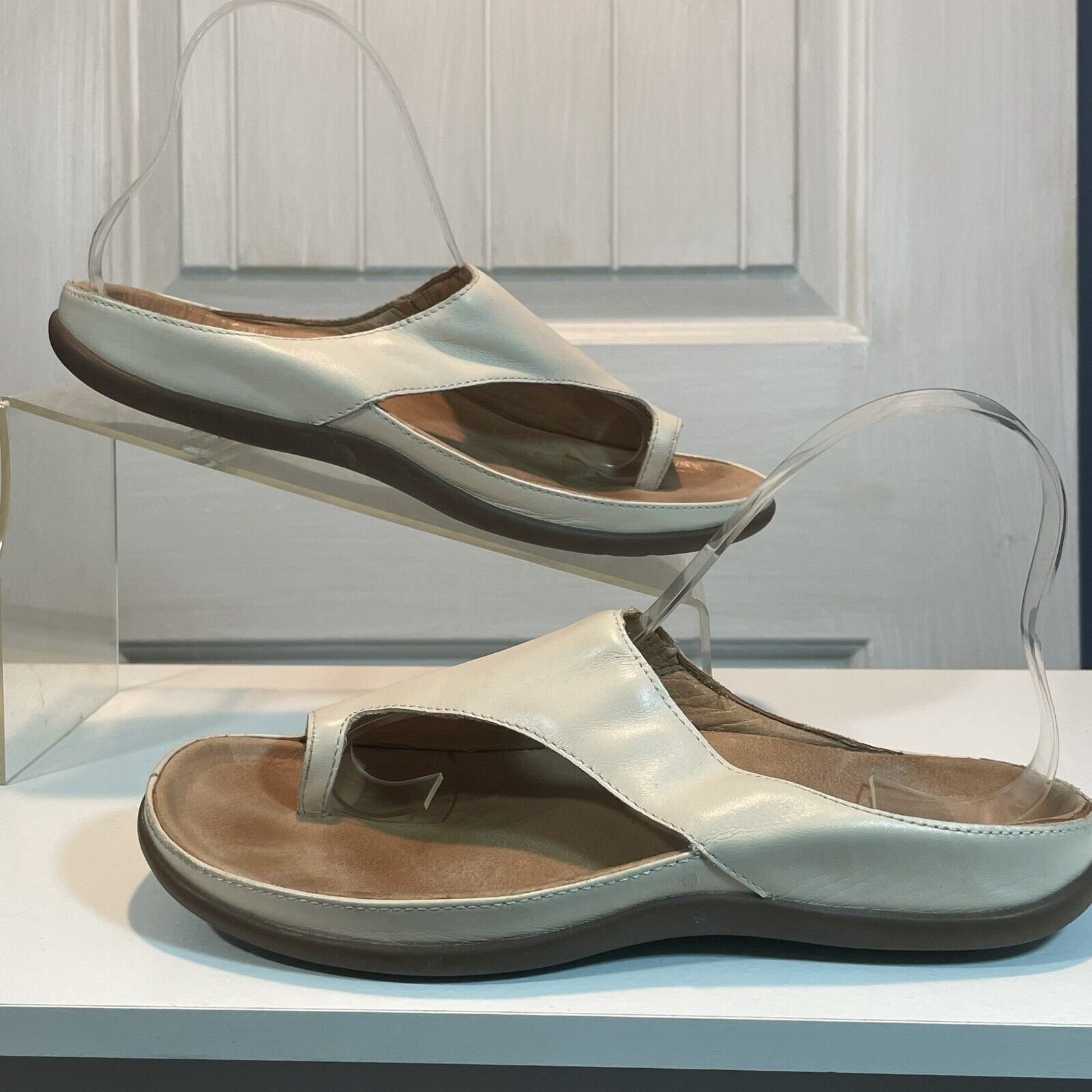 Strive Capri Women Orthotic Comfort Cream Leather Toe Loop Slides Sandal 6.5-7