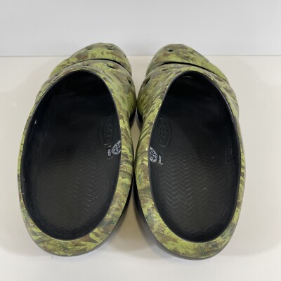 Keen Yogui Arts Slipper Men display picture 1
