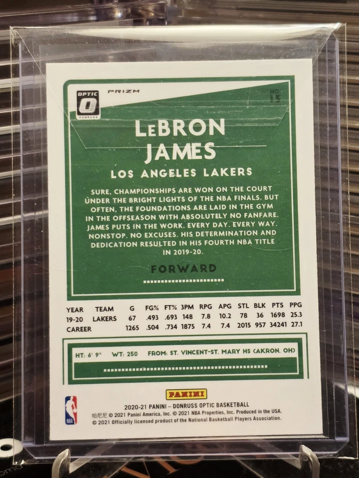 Tablero de ajedrez óptico de baloncesto Lebron James 2020-21 paralelo SSP Foto 3 de 3