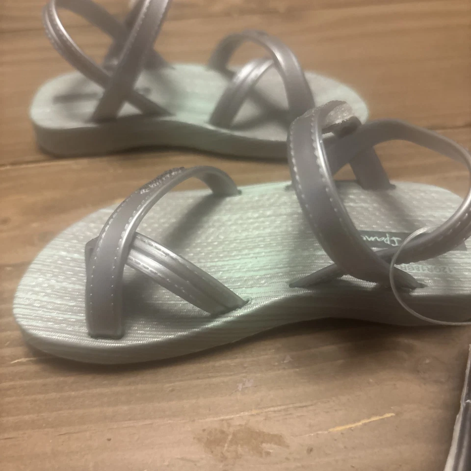 女孩 粉色 花卉 Ipanema 凉鞋 尺寸 6 夏季 儿童 户外 人字拖 — 第 4/4 张图片