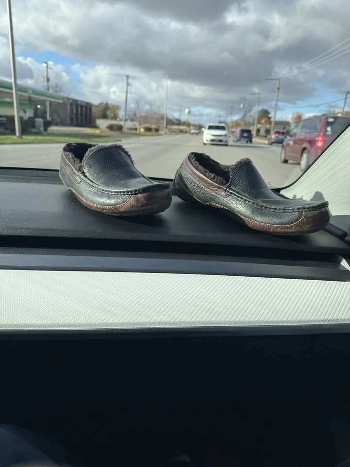 Zapatillas informales forradas UGG de cuero marrón oscuro Ascot para hombre talla 11,5 Foto 3 de 4