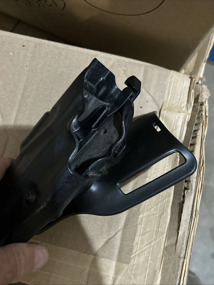 Safariland Holster ALS 6390 RH Glock 17/22 Mid-Ride Duty Level 1 LH - Image 3 of 4