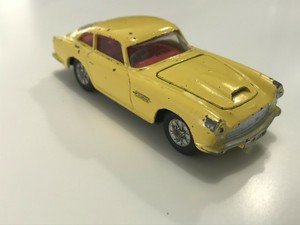 corgi aston martin db4