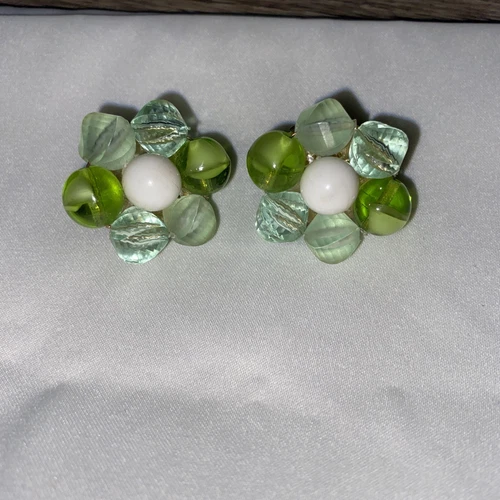 VTG Mint Green Glass Beaded Cluster Costume Jewelry Clip On Earrings W. Germany