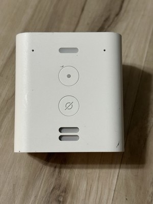 White Amazon Echo Flex Plug In C77A68 Alexa Voice Control Speaker