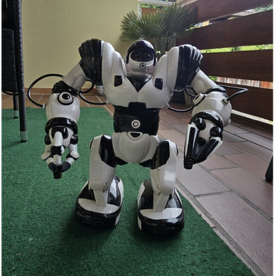 WowWee Robosapien Spielzeug-Roboter weiß/schwarz für 8-16 Jahre 35cm große
