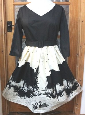 Lovely Cream/Black Swan Pattern Rockabilly Dress Size 3XL