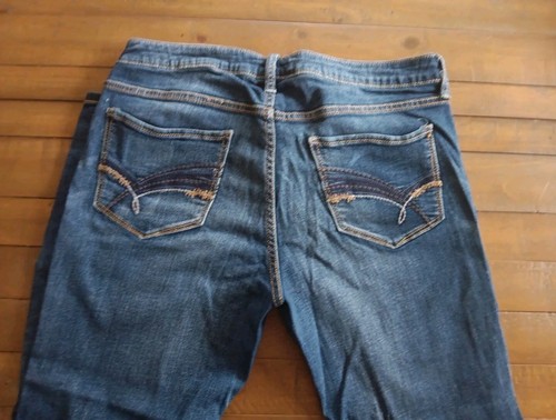 Decree Womens Slim Boot Cut Jeans Sz 11 Med Blue Distressed Pants - Picture 9 of 10