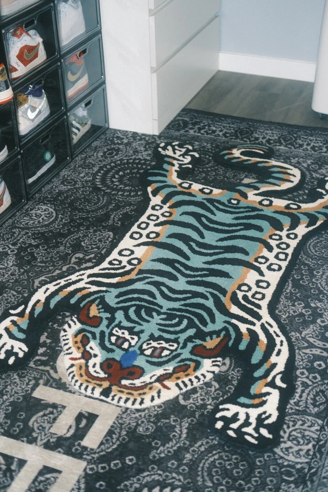 Tibetan Tiger Rug - Black - 3x5 FEET - Hand Tuffed 100% Wool  - Image 4 of 4
