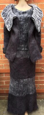 Zaek Designer grey knitted Suit Size 2 Size Uk 12 Ladies