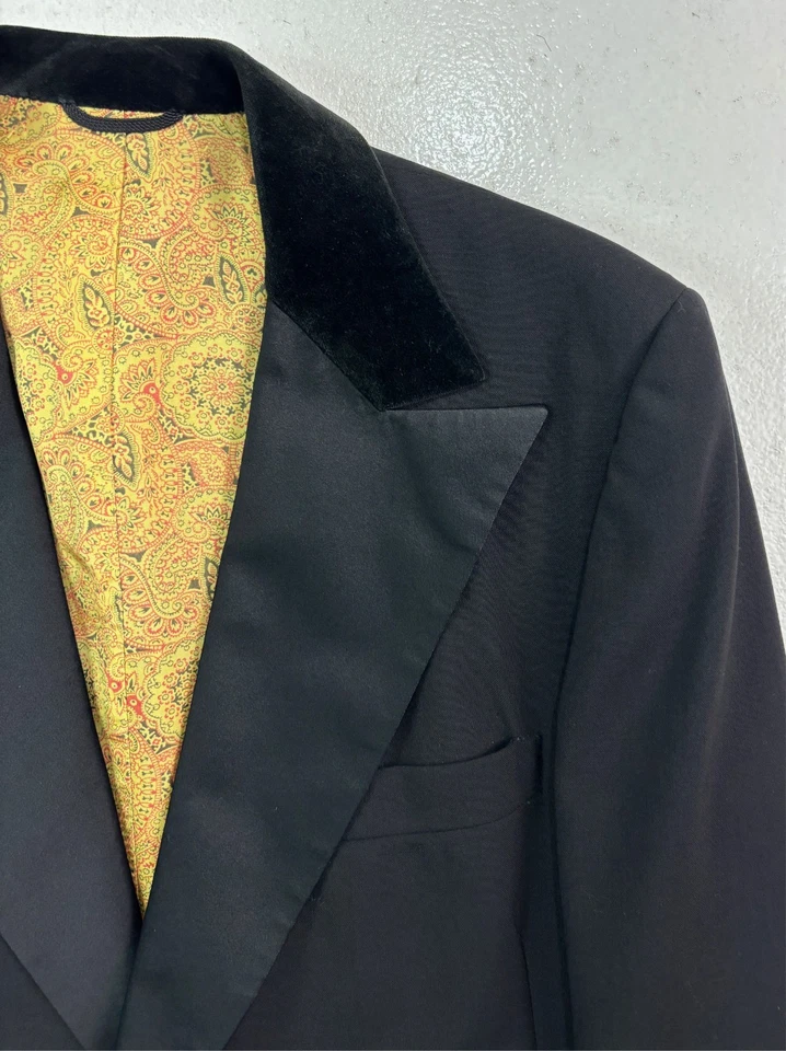 Chaqueta Esmoquin Vintage Años 70 42R Satinado Terciopelo Esmoquin Cena Formal Solapa Ancha Retro Foto 3 de 4