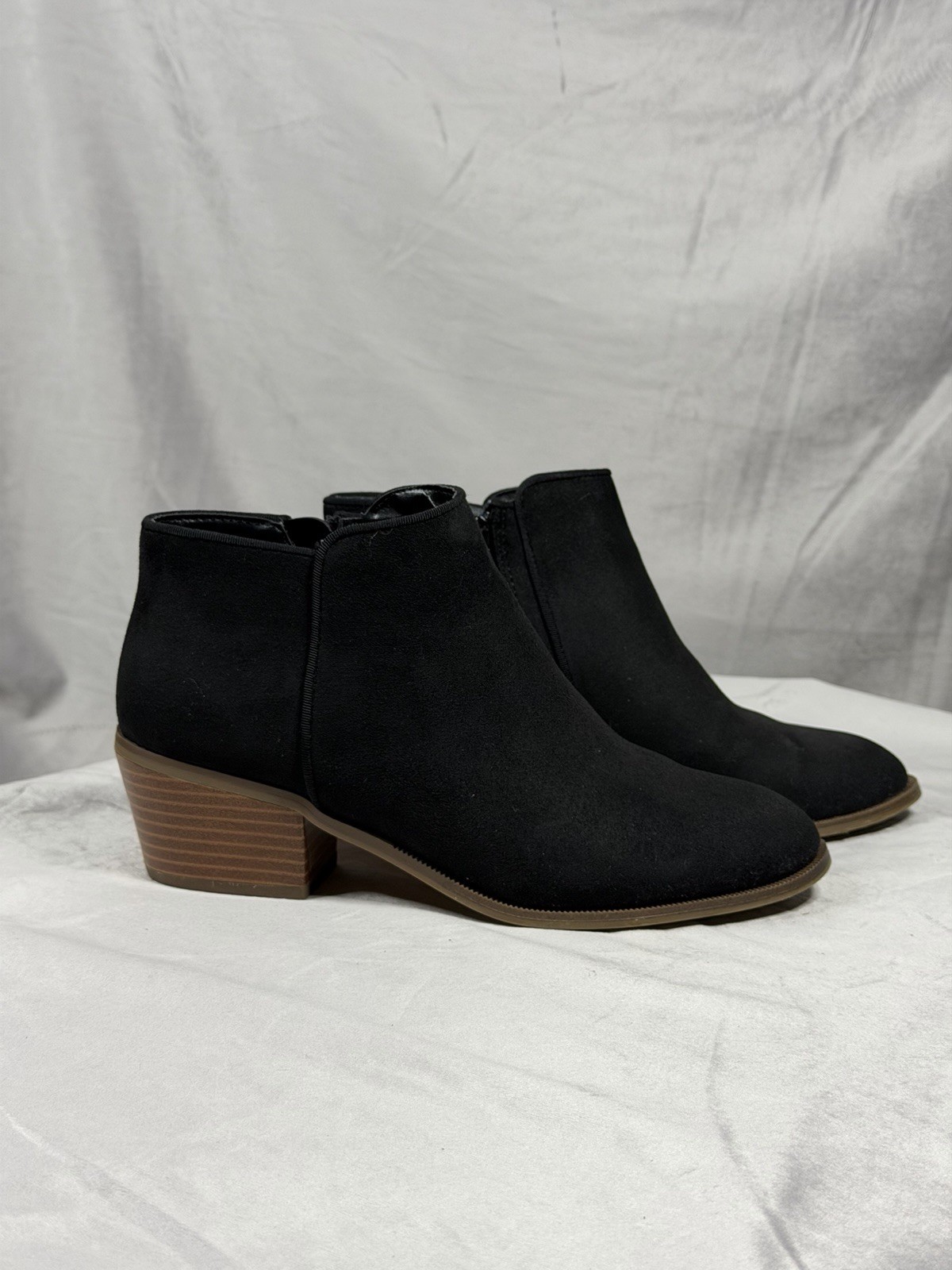 Amazon Essentials Black Suede Side Zip Ankle Boot… - image 2