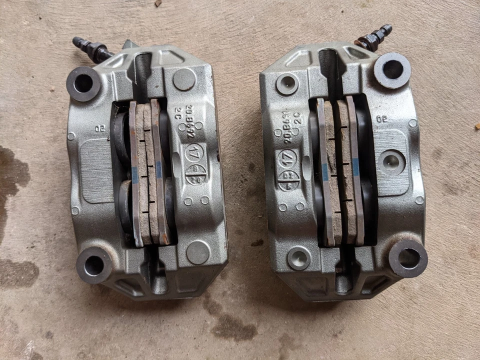 Pinzas de titanio Ducati Brembo M432 100 mm Aprilia MV Augusta BMW PERFECTAS Foto 2 de 2