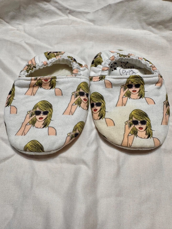 Milkweed Baby Infant Handmade Taylor Swift Moccasins 9-12 months - Image 2 of 4
