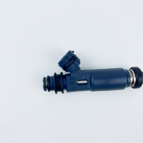8PCS Fuel Injectors For 00-04 Lexus Toyota Tundra Land Cruiser 4.7L 23250-50040