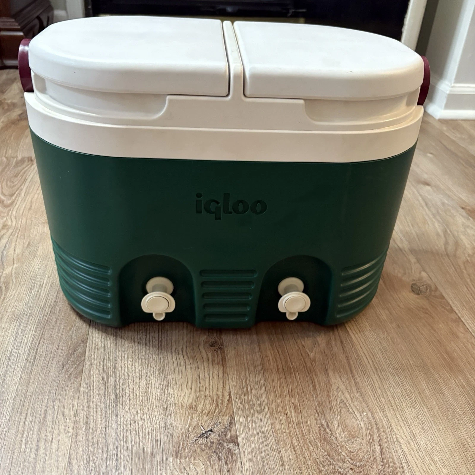 Igloo Two Cool Dual Double Beverage Cooler Spouts /Spigots 3Gal/12Qt  Insulated
Opens in a new windo
