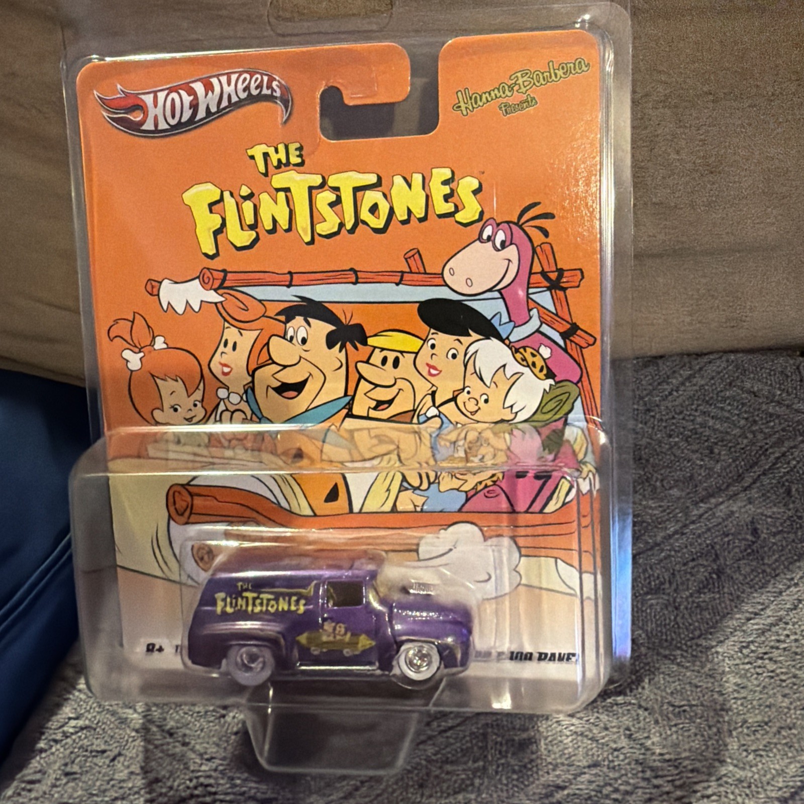 2011 HOT WHEELS POP CULTURE THE FLINTSTONES ’56 FORD F-100 PANEL PURPLE AR3