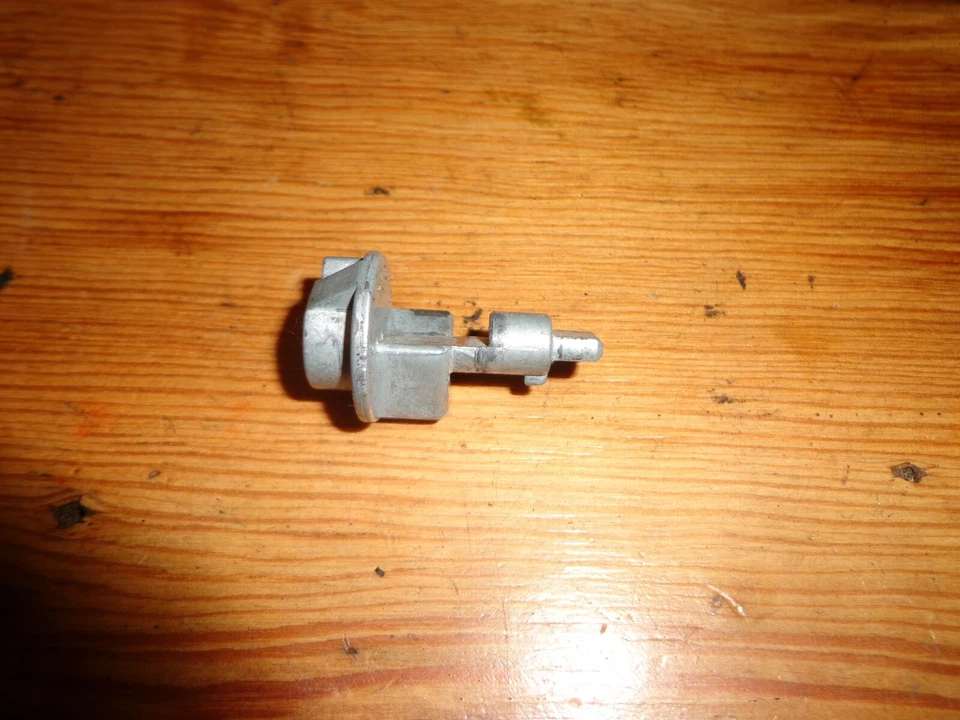 Toyota Supra MK3 1986.5-89 задний переключатель зажигания ключ кулачковый замок ствол - Изображение 2 из 4