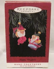 1995 HALLMARK -HAPPY WRAPPERS- HANG TOGETHERS SET OF 2 -MINT IN SHELF WEAR BOX