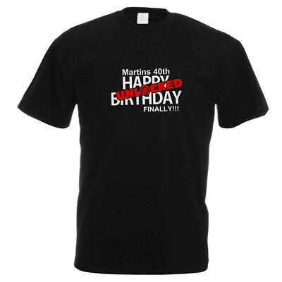 Personalisiertes schwarzes bedrucktes Herren-T-Shirt Happy Birthday entsperrt endlich XTSN285