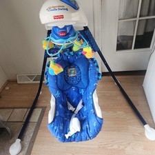 2002 Fisher Price Y2K Ocean Wonders Aquarium Cradle Baby Swing Works Great!