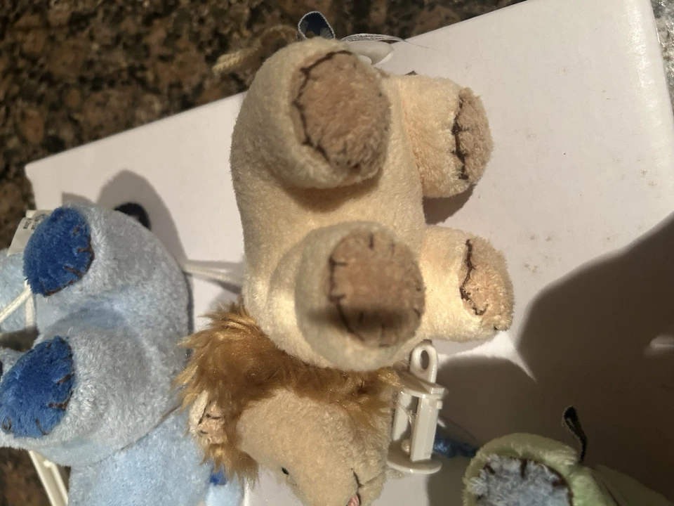 Brazo de plástico Pottery Barn niños bebé guardería móvil selva elefante león oso Foto 2 de 3