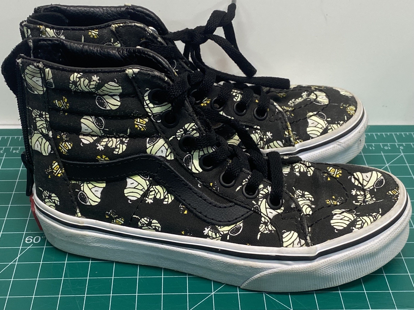 Vans  Toddler 11.5 Peanuts Snoopy Glow-In-Dark Mummies SK8-Hi Zip 
