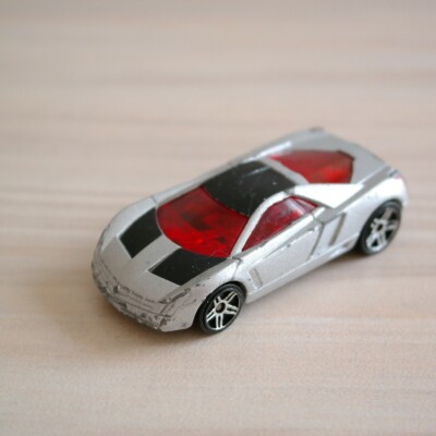 2003 Cadillac Cien Concept '02 Hot Wheels Diecast Auto Spielzeug